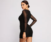 Envoûtez-vous avec cette mini-robe froncée en maille